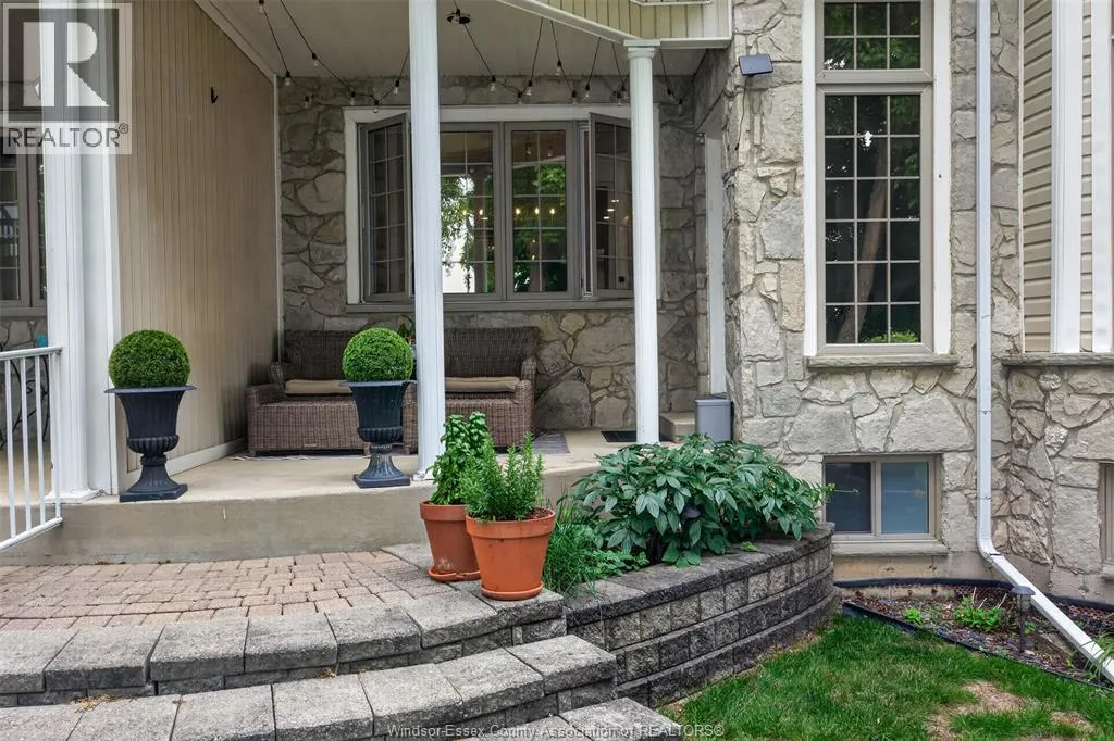 208 CRYSTAL BAY DRIVE