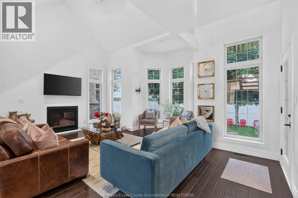 208 CRYSTAL BAY DRIVE