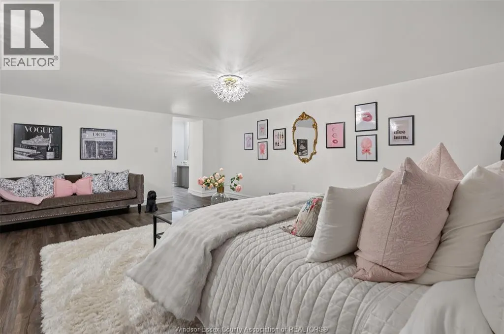 208 CRYSTAL BAY DRIVE