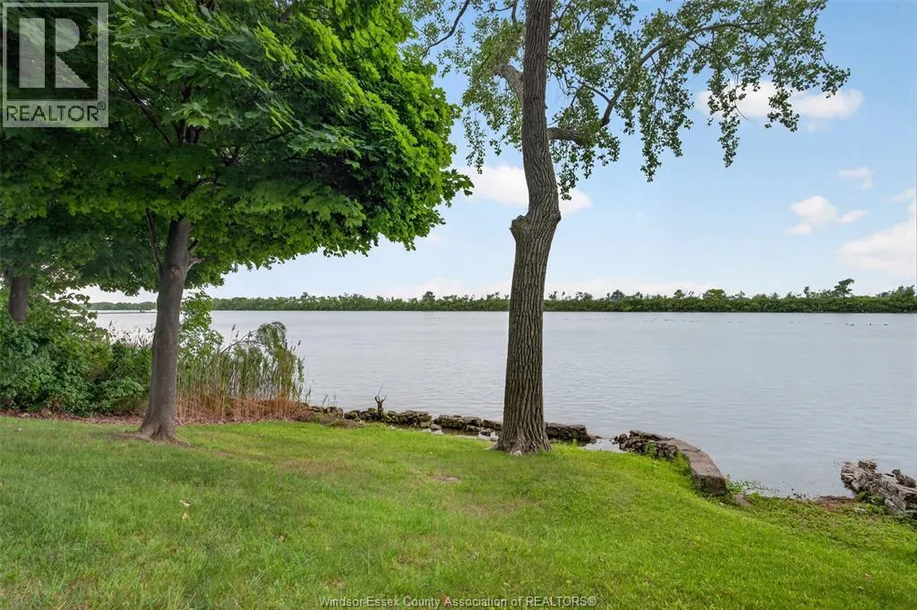 208 CRYSTAL BAY DRIVE