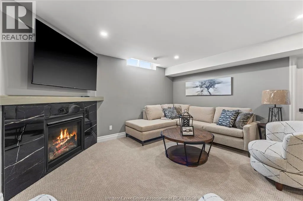 62 Redwood AVENUE