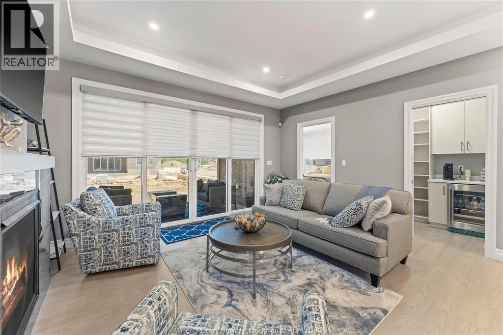62 Redwood AVENUE