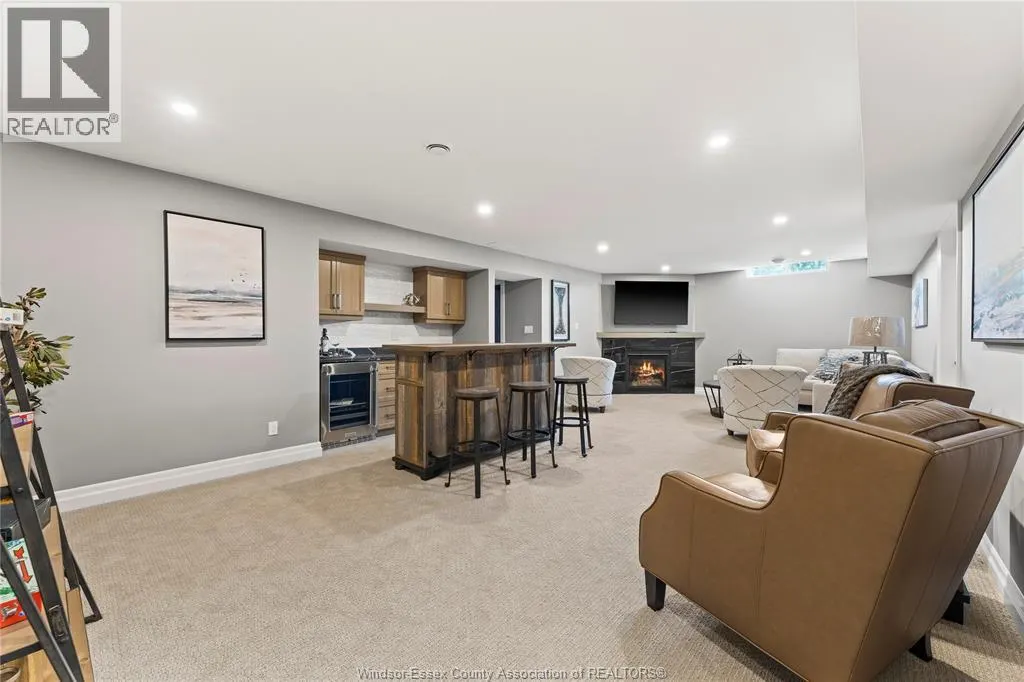 62 Redwood AVENUE