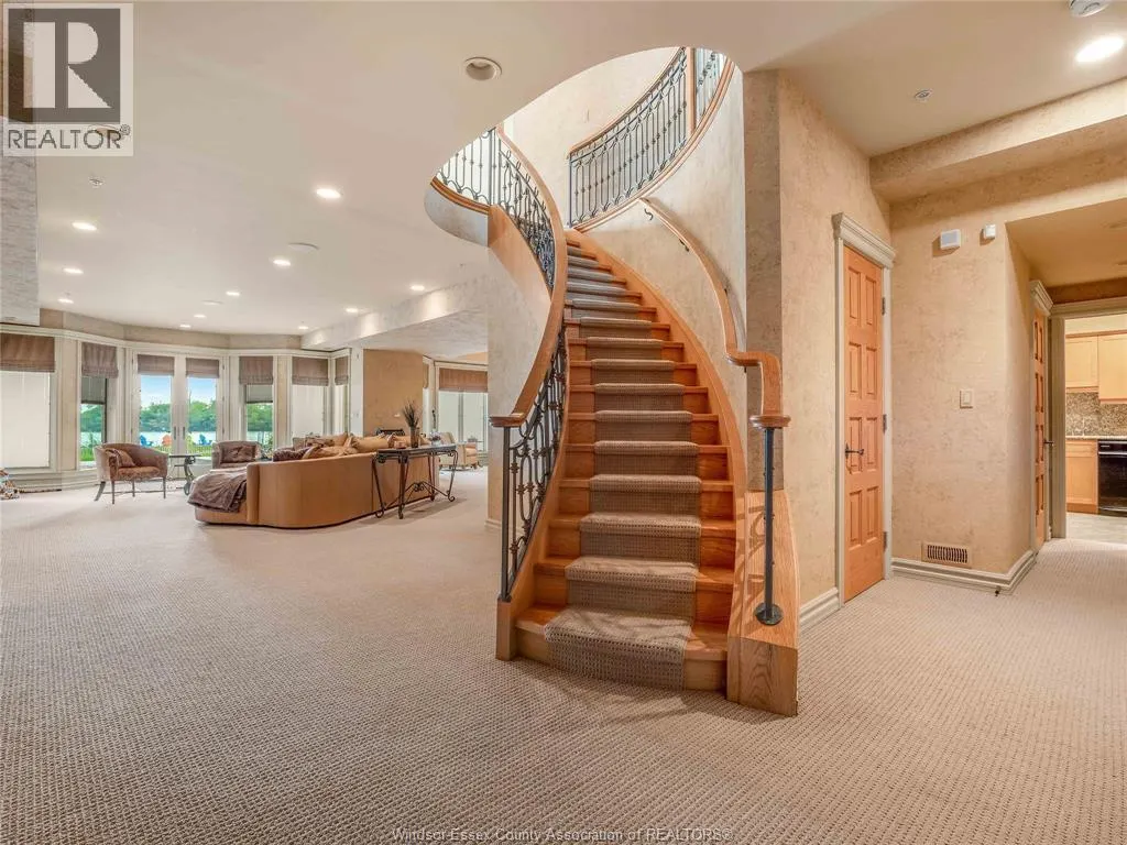318 CRYSTAL BAY DRIVE
