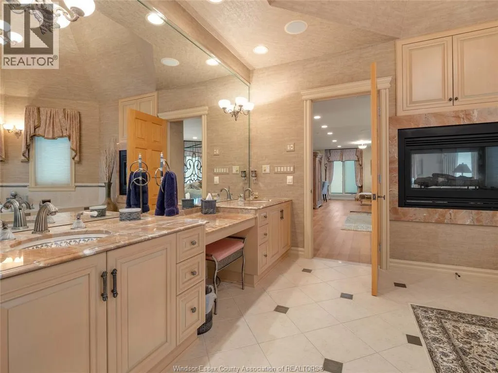 318 CRYSTAL BAY DRIVE
