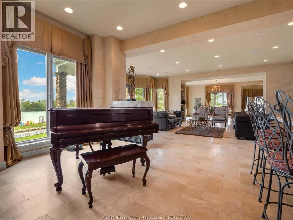 318 CRYSTAL BAY DRIVE