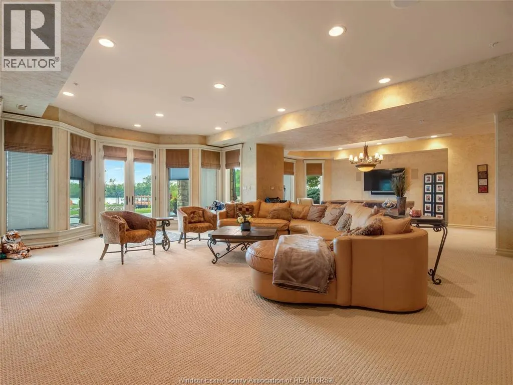 318 CRYSTAL BAY DRIVE