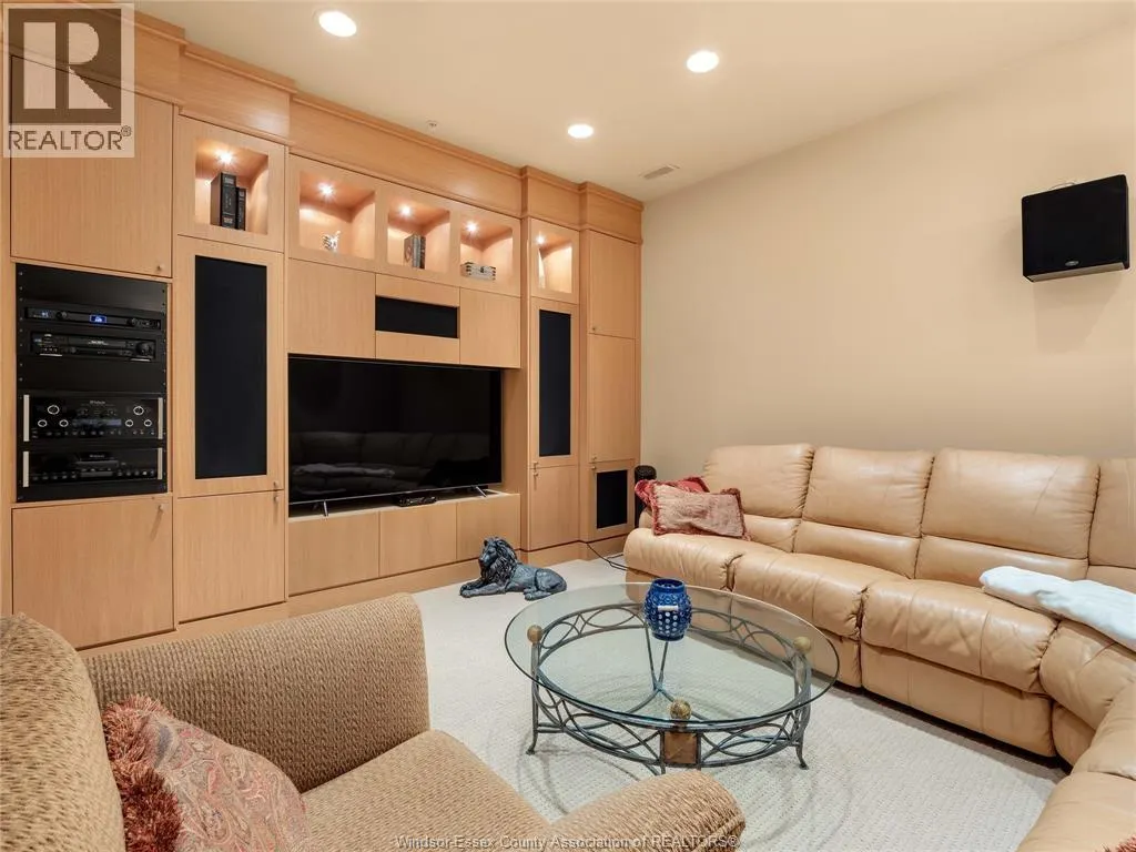 318 CRYSTAL BAY DRIVE
