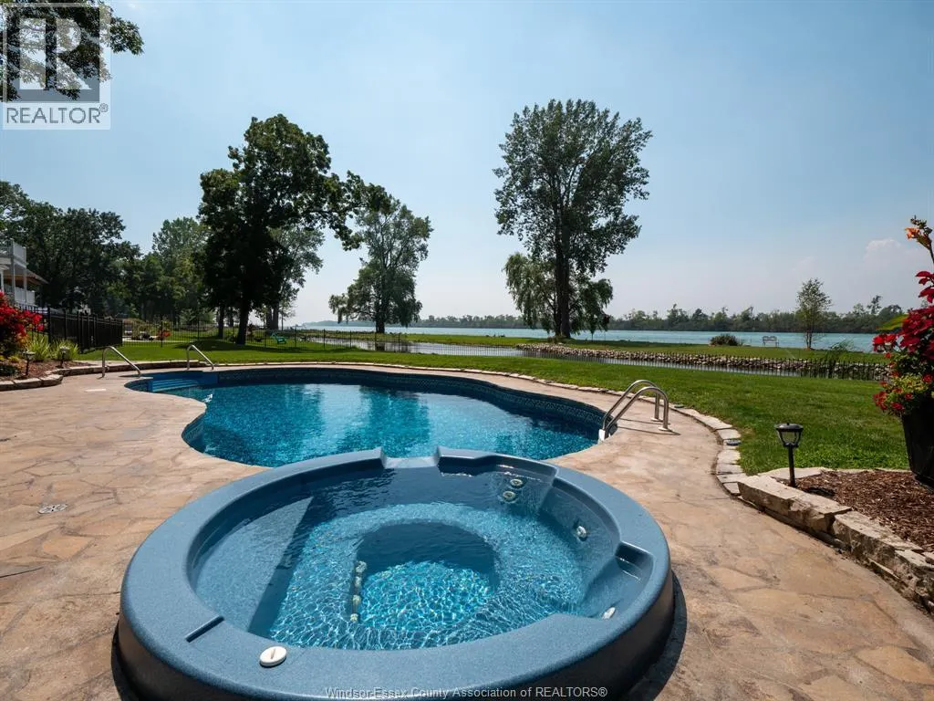 318 CRYSTAL BAY DRIVE