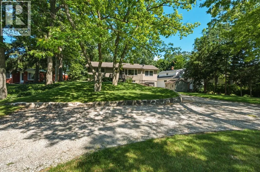 743 Errol ROAD East