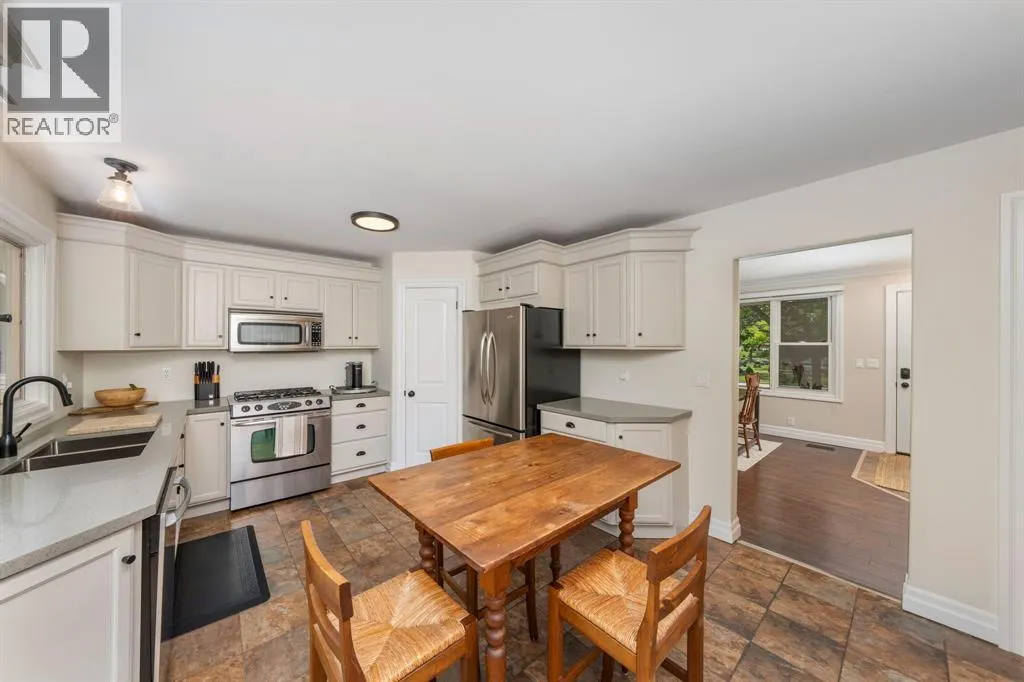 743 Errol ROAD East
