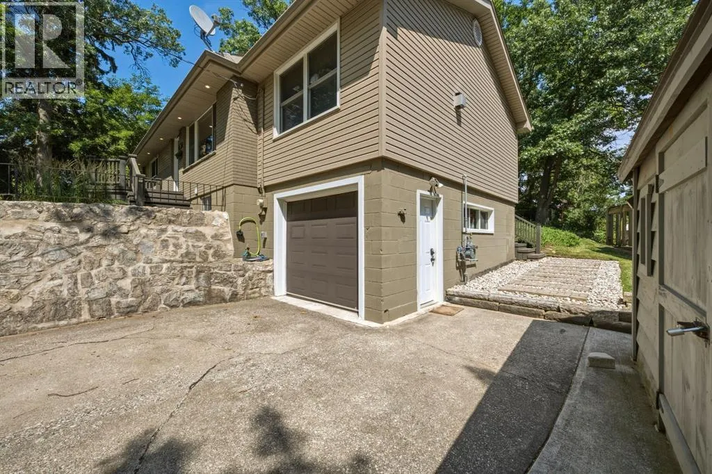 743 Errol ROAD East
