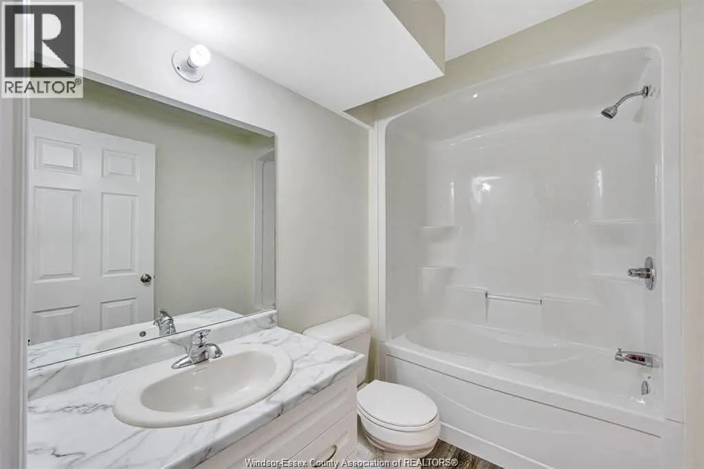 397 HEMLOCK LANE Unit# LOWER