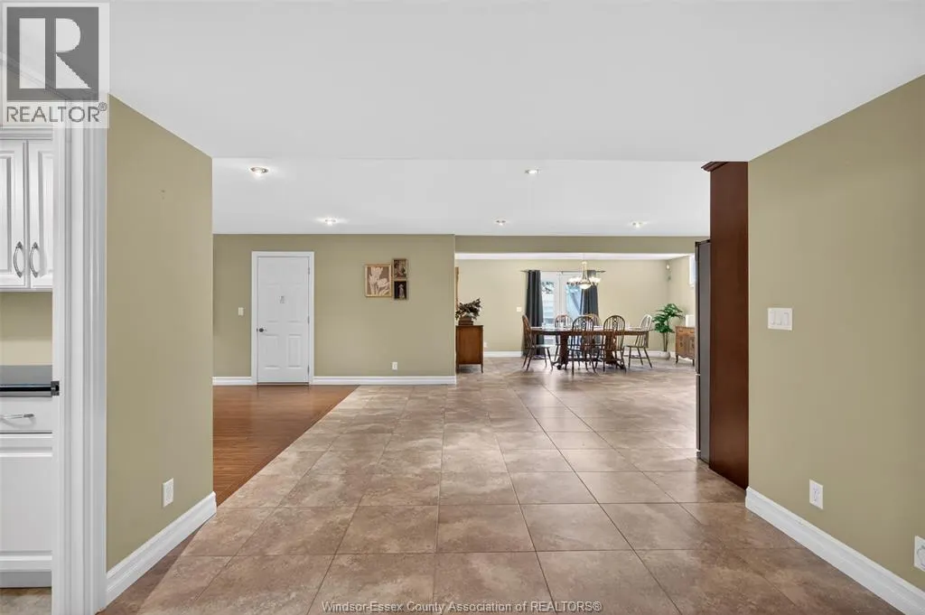 6 VALLOCHIE COURT