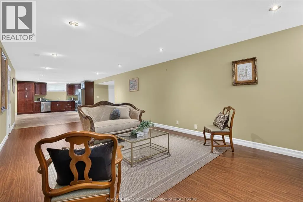 6 VALLOCHIE COURT