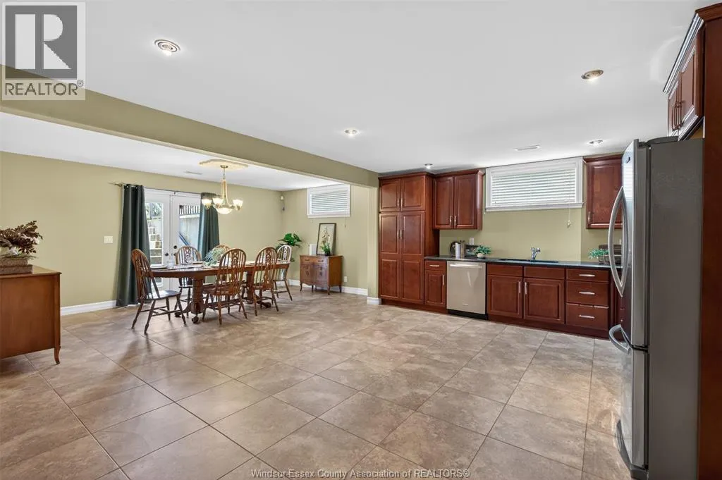 6 VALLOCHIE COURT