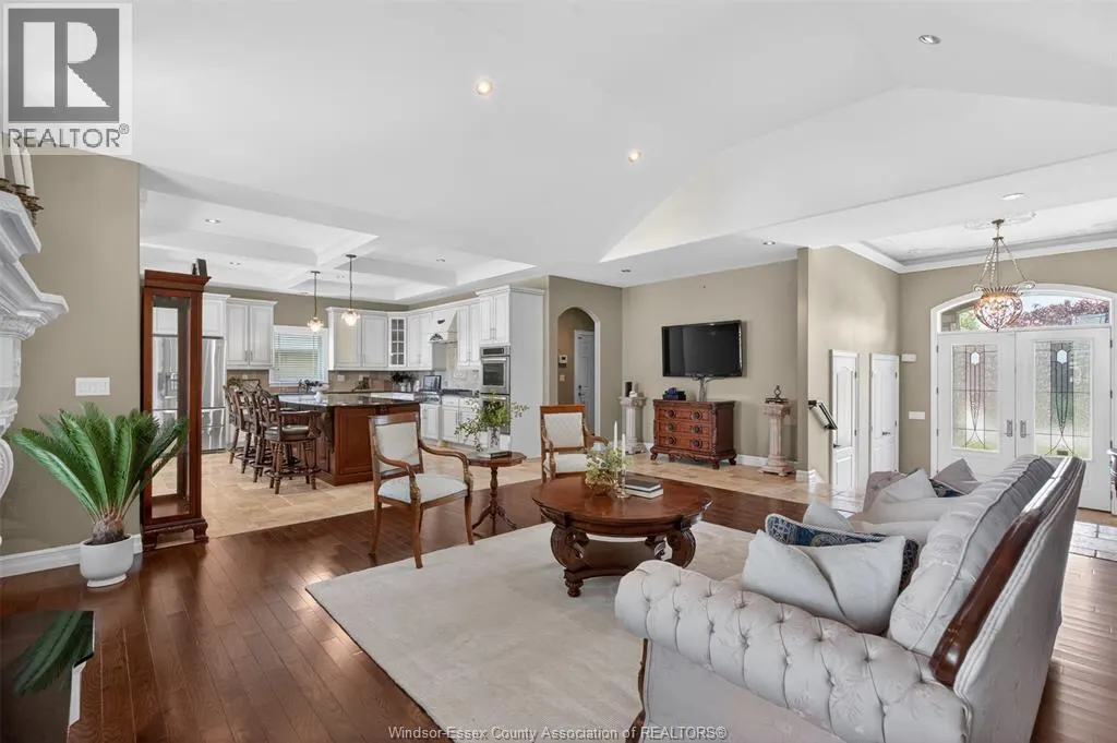 6 VALLOCHIE COURT