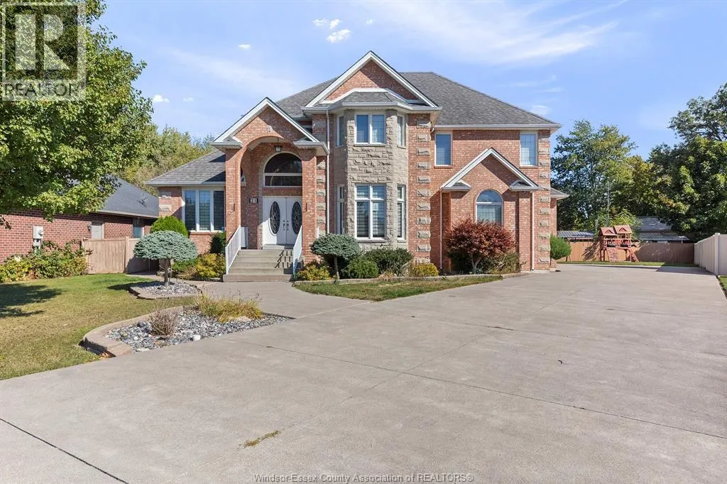 21 LAURENTIA DRIVE