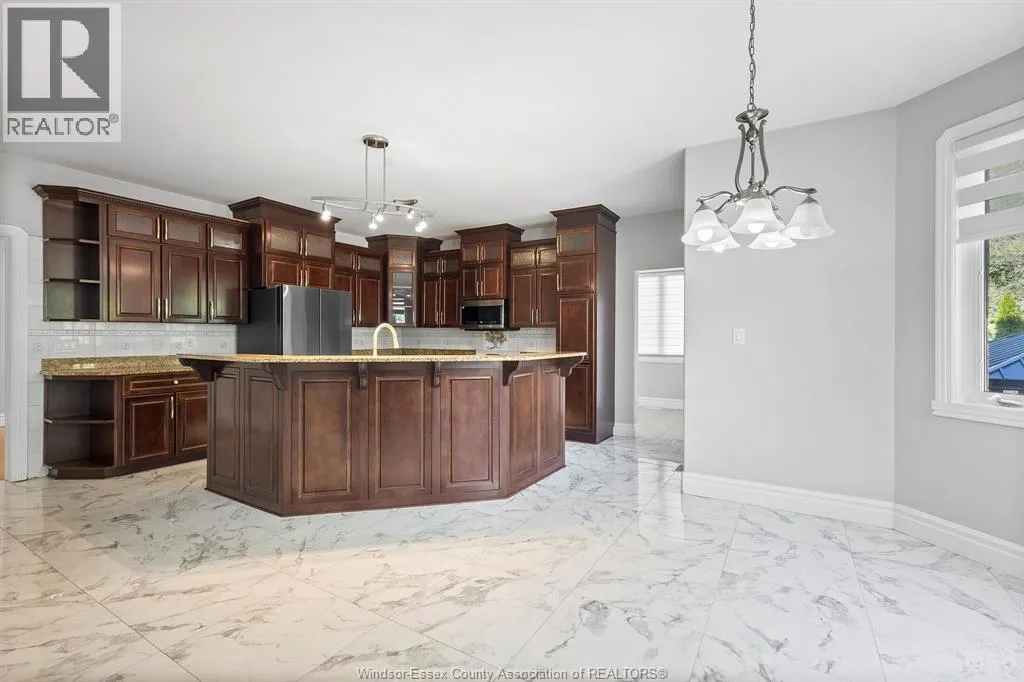 21 LAURENTIA DRIVE