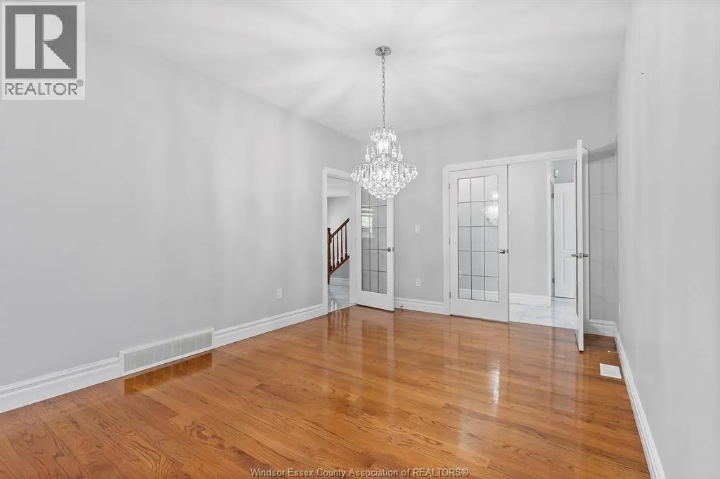 21 LAURENTIA DRIVE