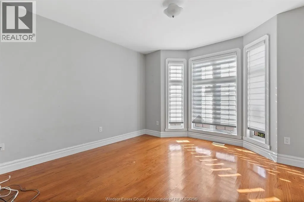 21 LAURENTIA DRIVE