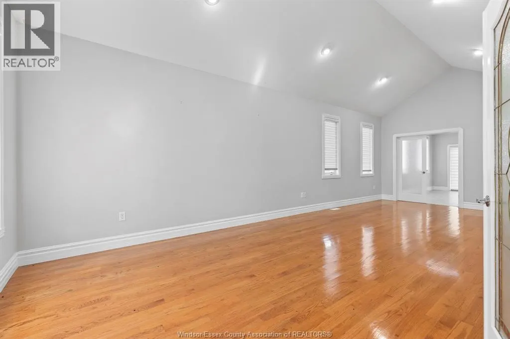 21 LAURENTIA DRIVE