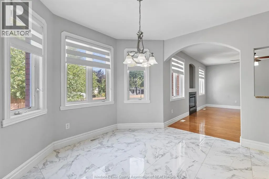 21 LAURENTIA DRIVE