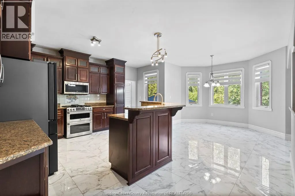 21 LAURENTIA DRIVE