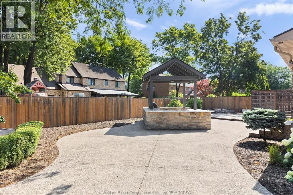 15 Fasan CRESCENT