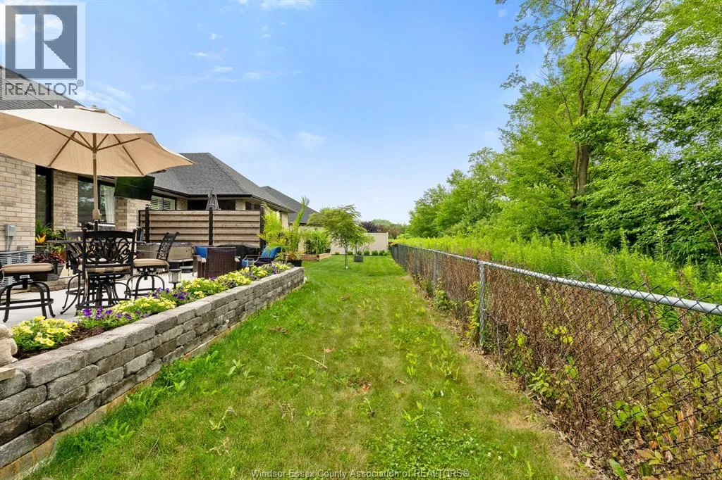 223 Livingstone CRESCENT