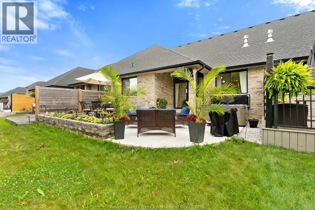 223 Livingstone CRESCENT
