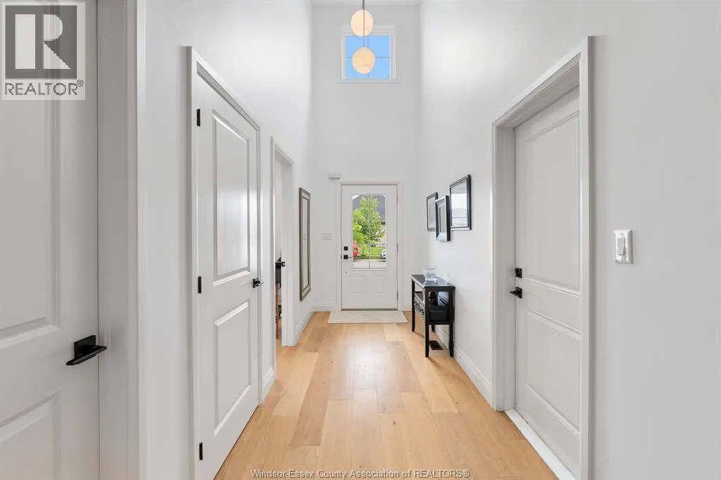 223 Livingstone CRESCENT