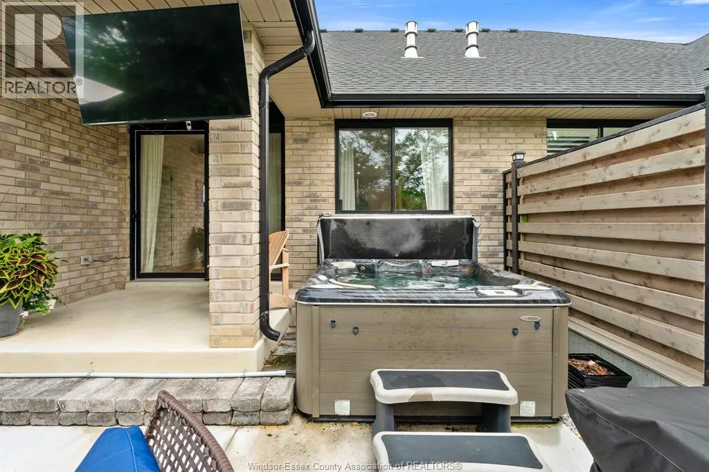 223 Livingstone CRESCENT