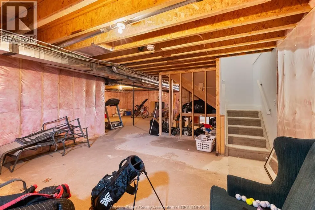 223 Livingstone CRESCENT