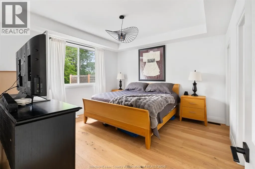 223 Livingstone CRESCENT