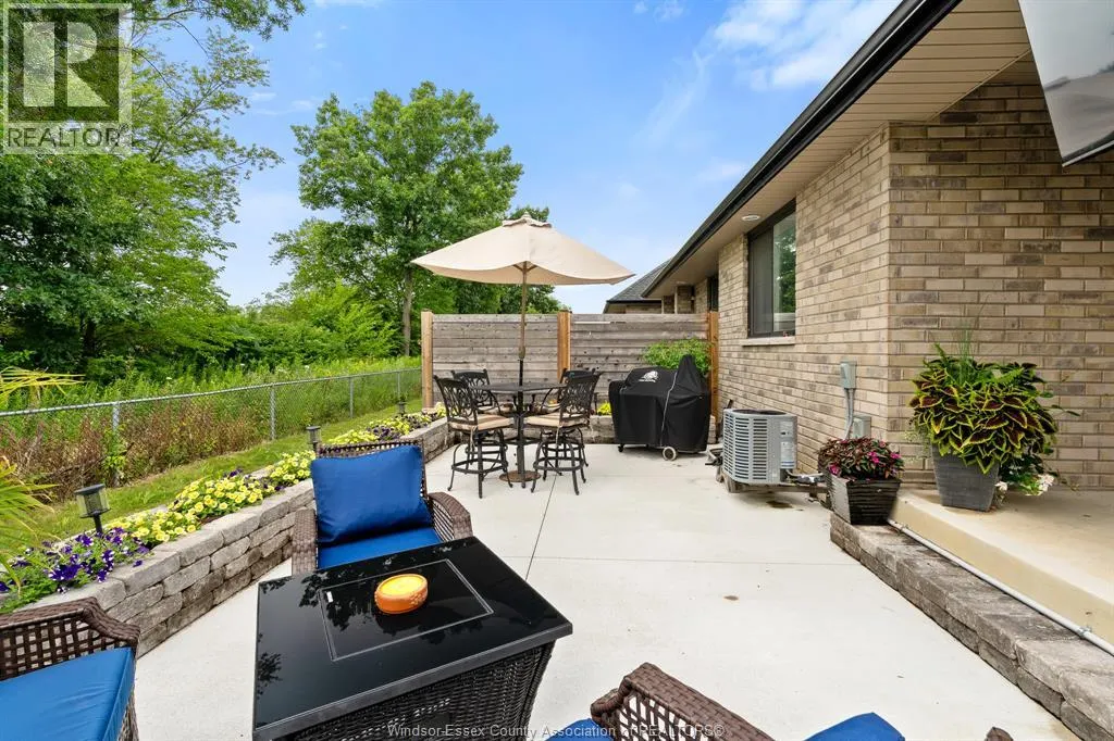 223 Livingstone CRESCENT