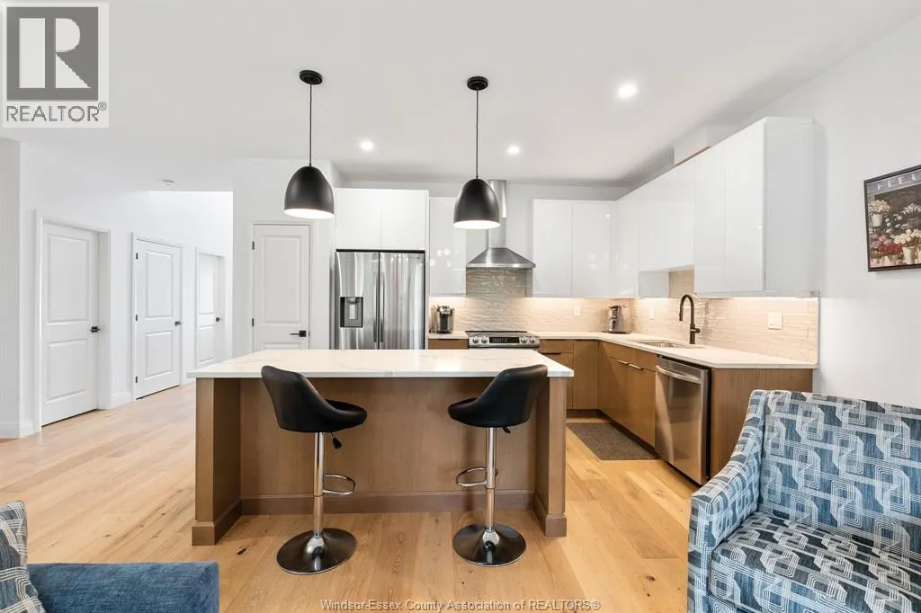 223 Livingstone CRESCENT