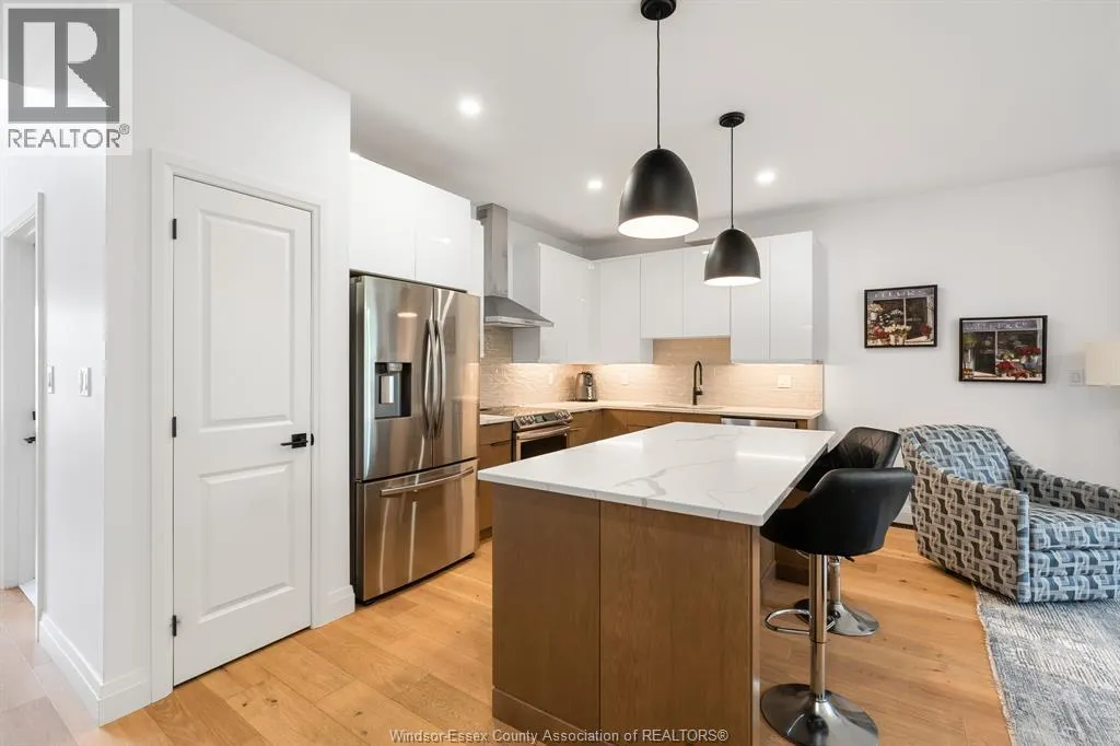 223 Livingstone CRESCENT