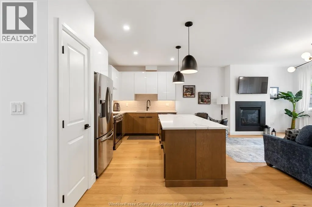 223 Livingstone CRESCENT