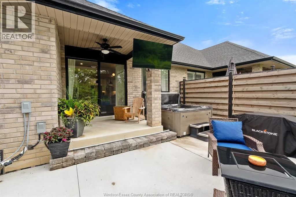 223 Livingstone CRESCENT