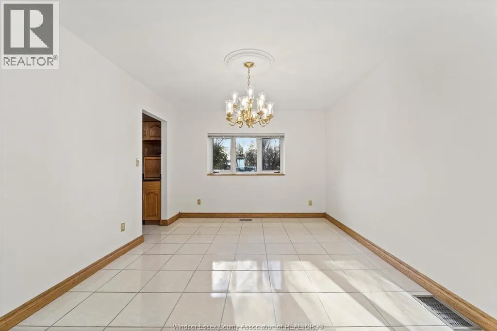 410 RUSSELL WOODS ROAD
