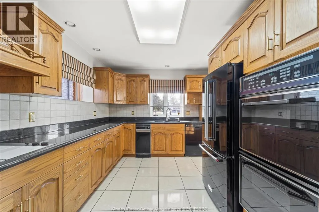 410 RUSSELL WOODS ROAD