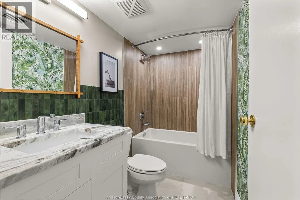 401 GRAND MARAIS West Unit# 202
