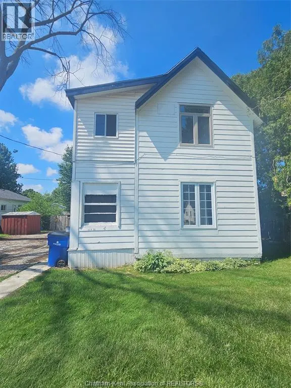 82 Taylor AVENUE
