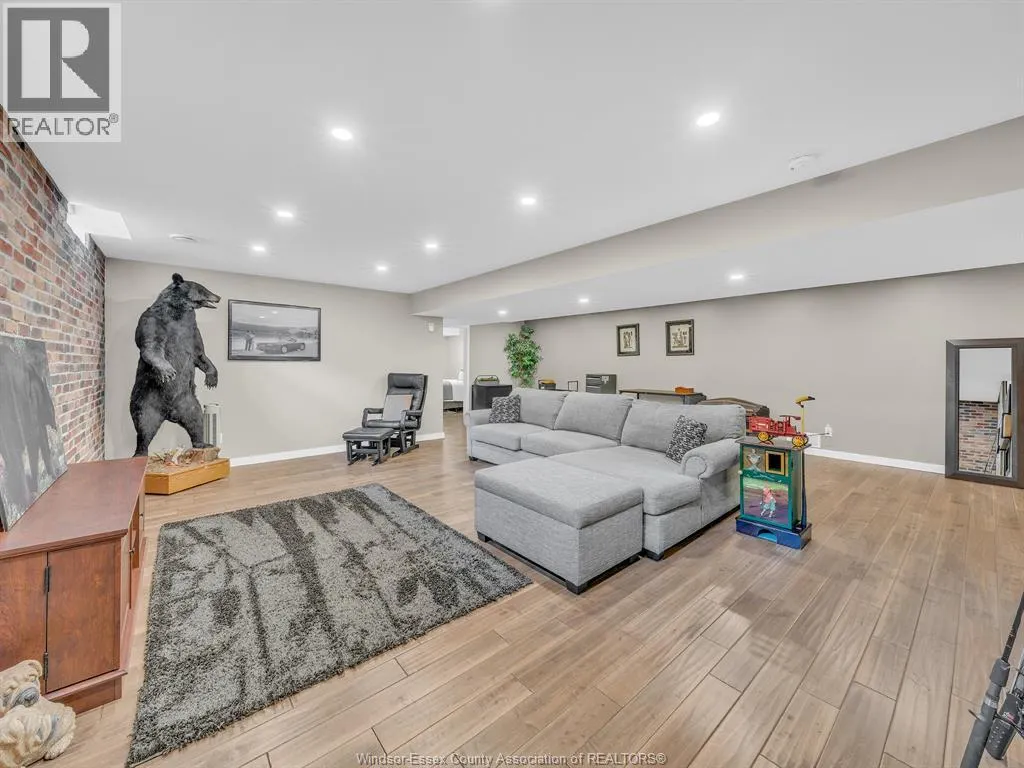 2425 SKINNER