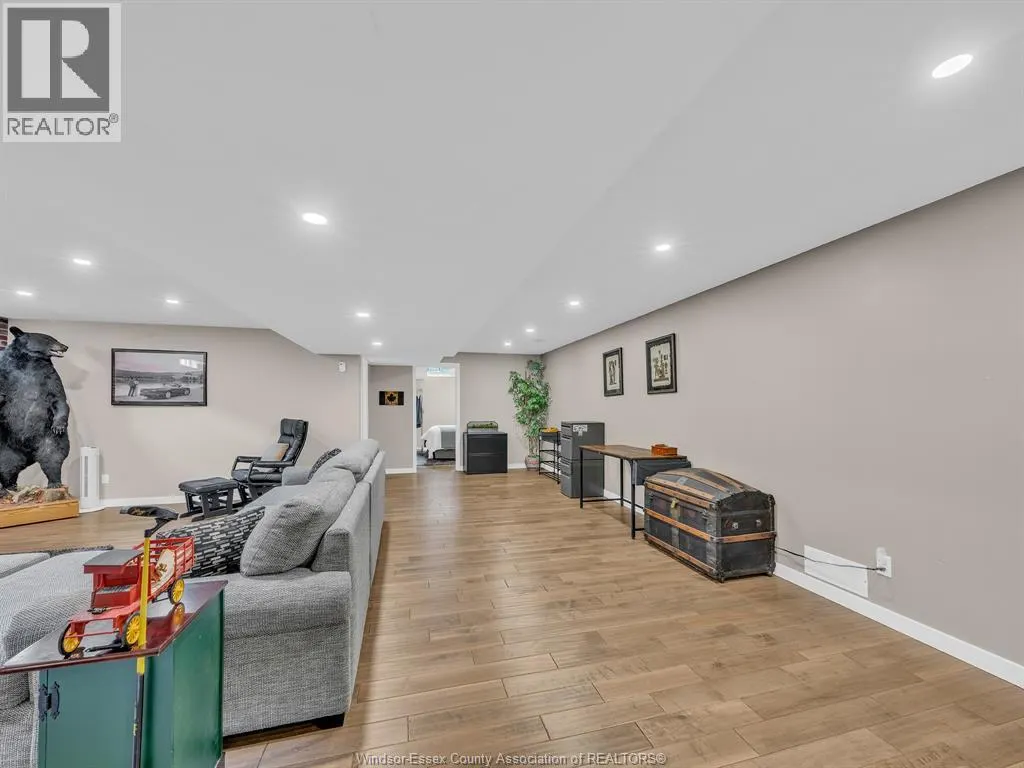 2425 SKINNER