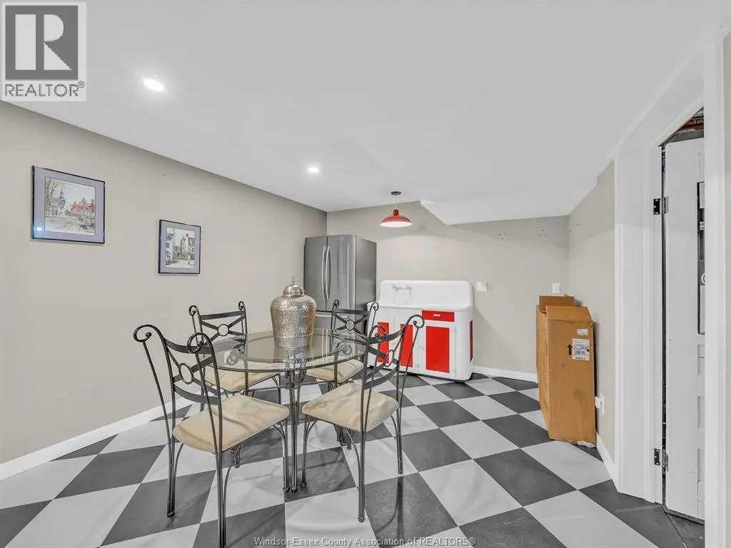 2425 SKINNER