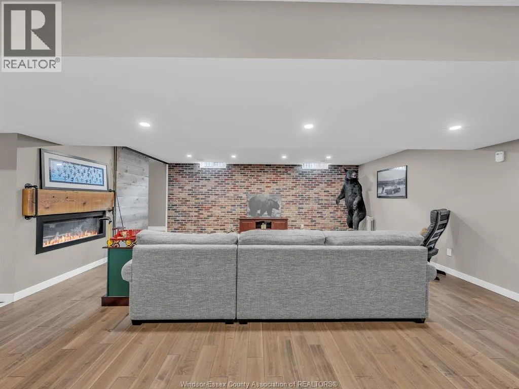 2425 SKINNER