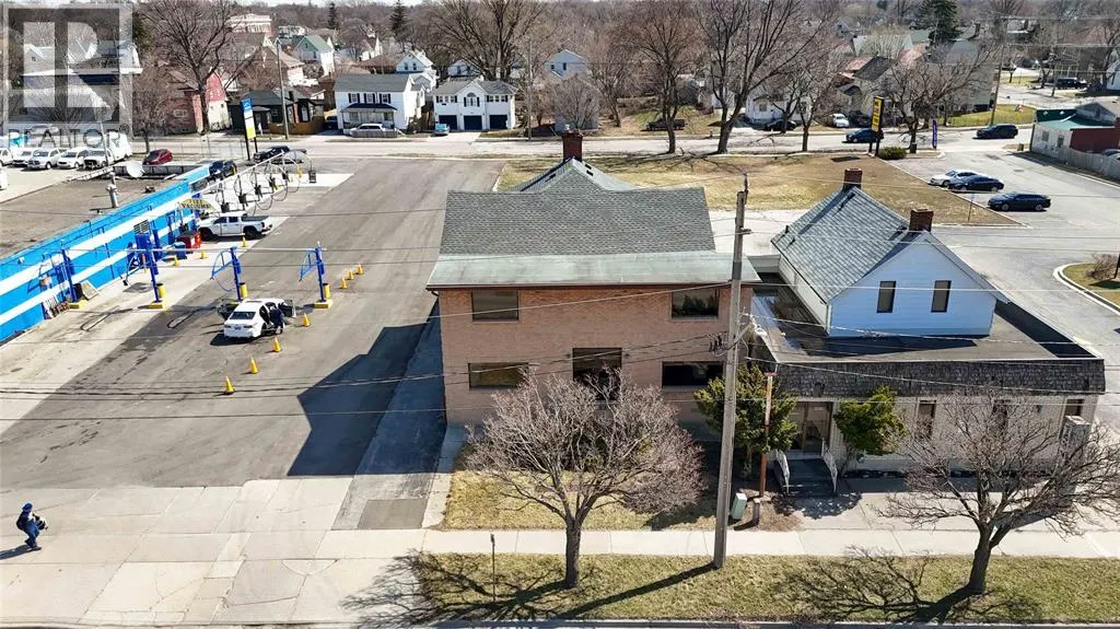 150-152 VIDAL STREET North