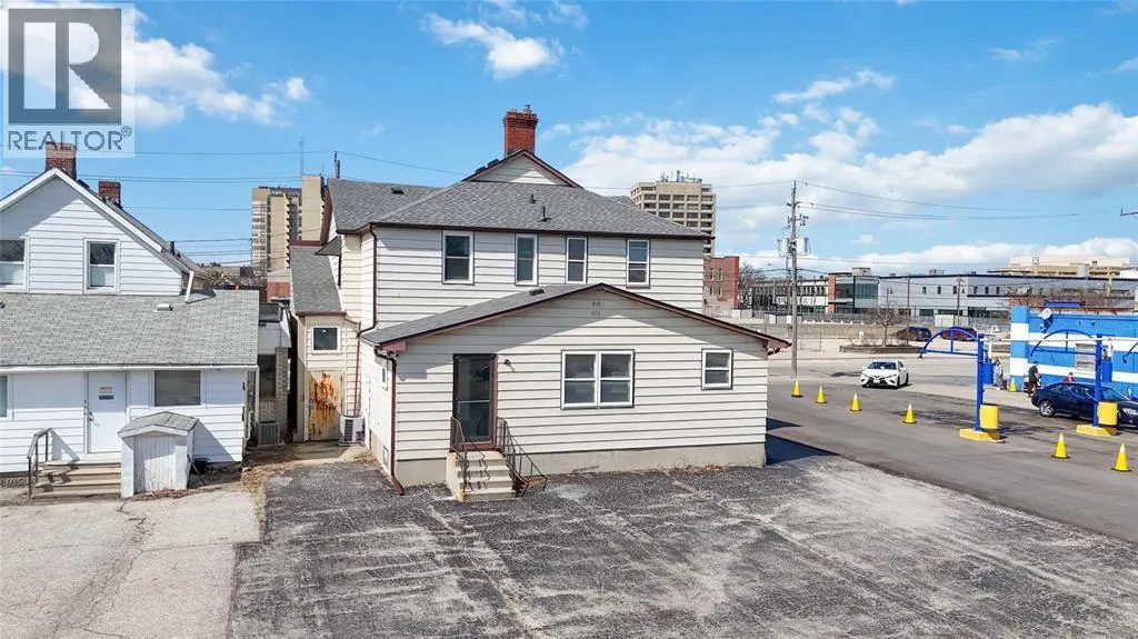 150-152 VIDAL STREET North